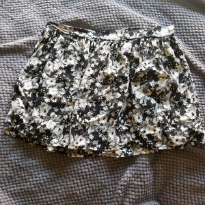 🛍Medium Black and White Floral Skater Skirt
